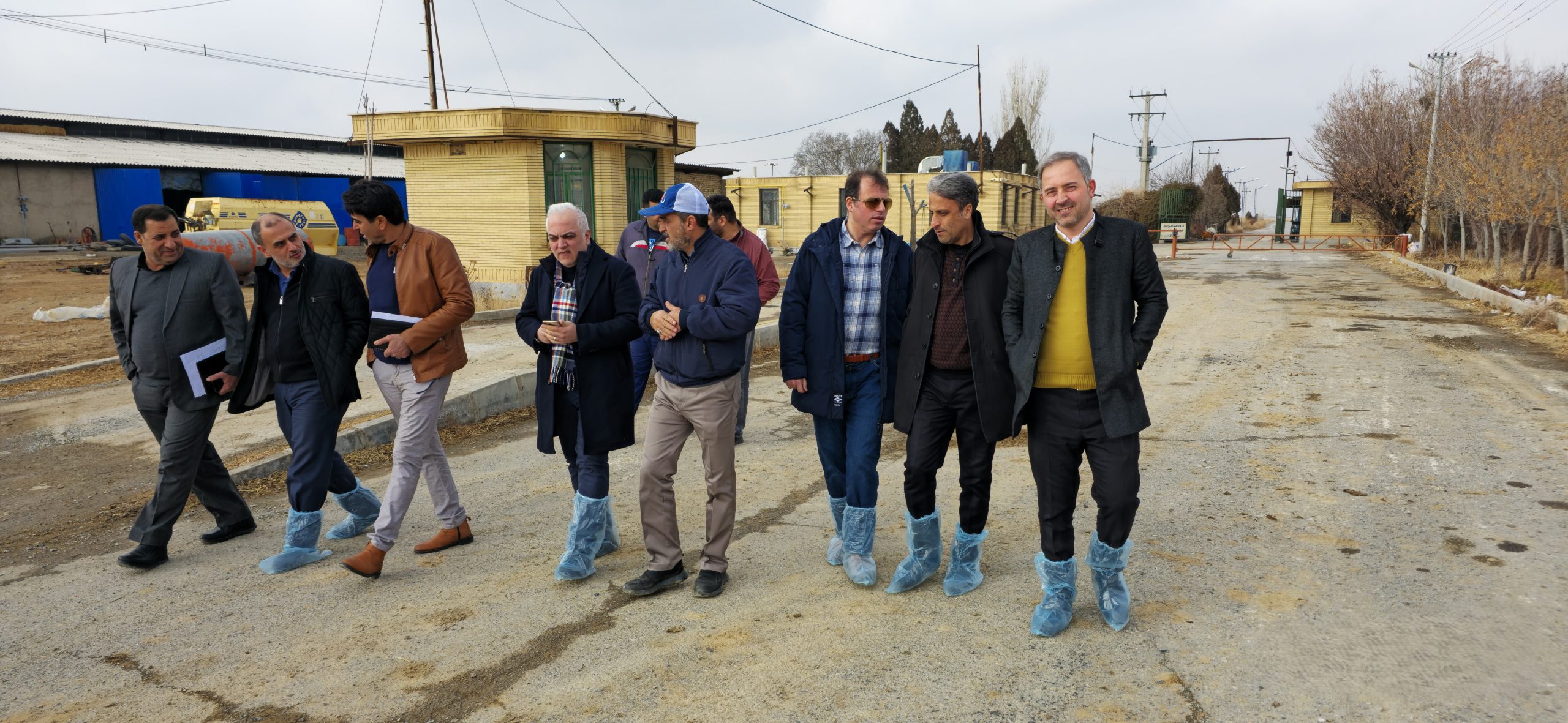 بازدید مدیرعامل بنیاد از واحد های صنعتی زیر مجموعه بنیاد در استان مرکزی